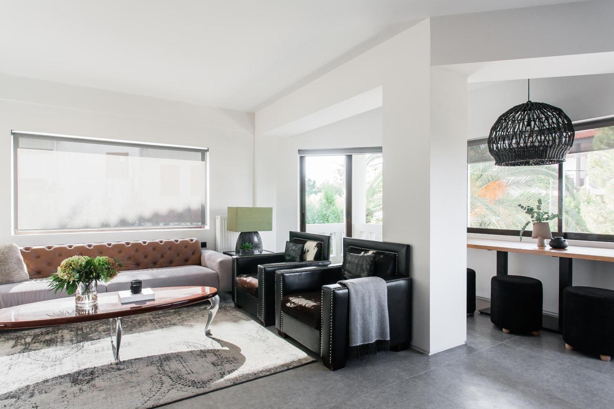 Sol - Private Pool Gym Glyfada Apartment *