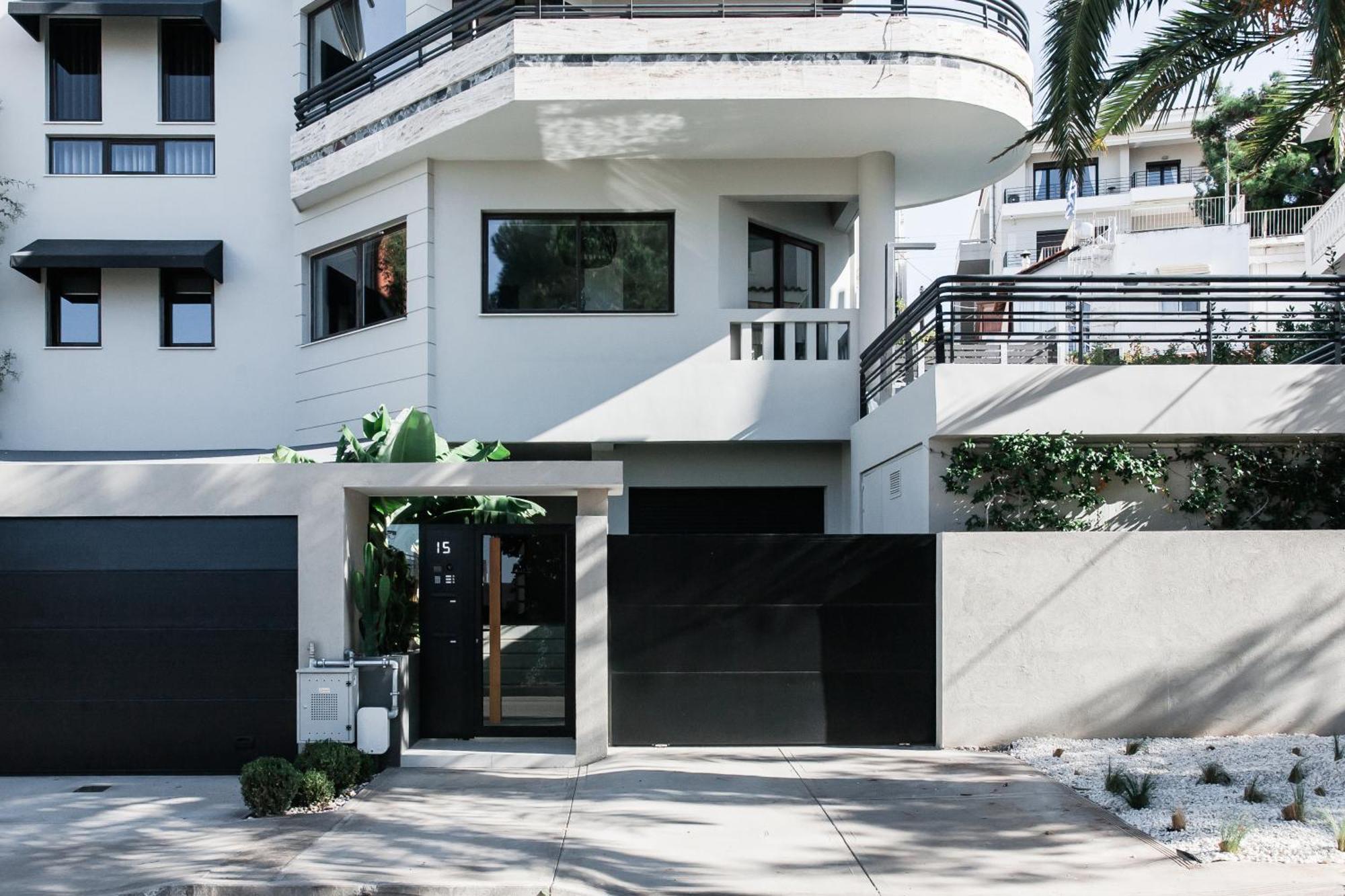 Sol - Private Pool Gym Glyfada Apartment *