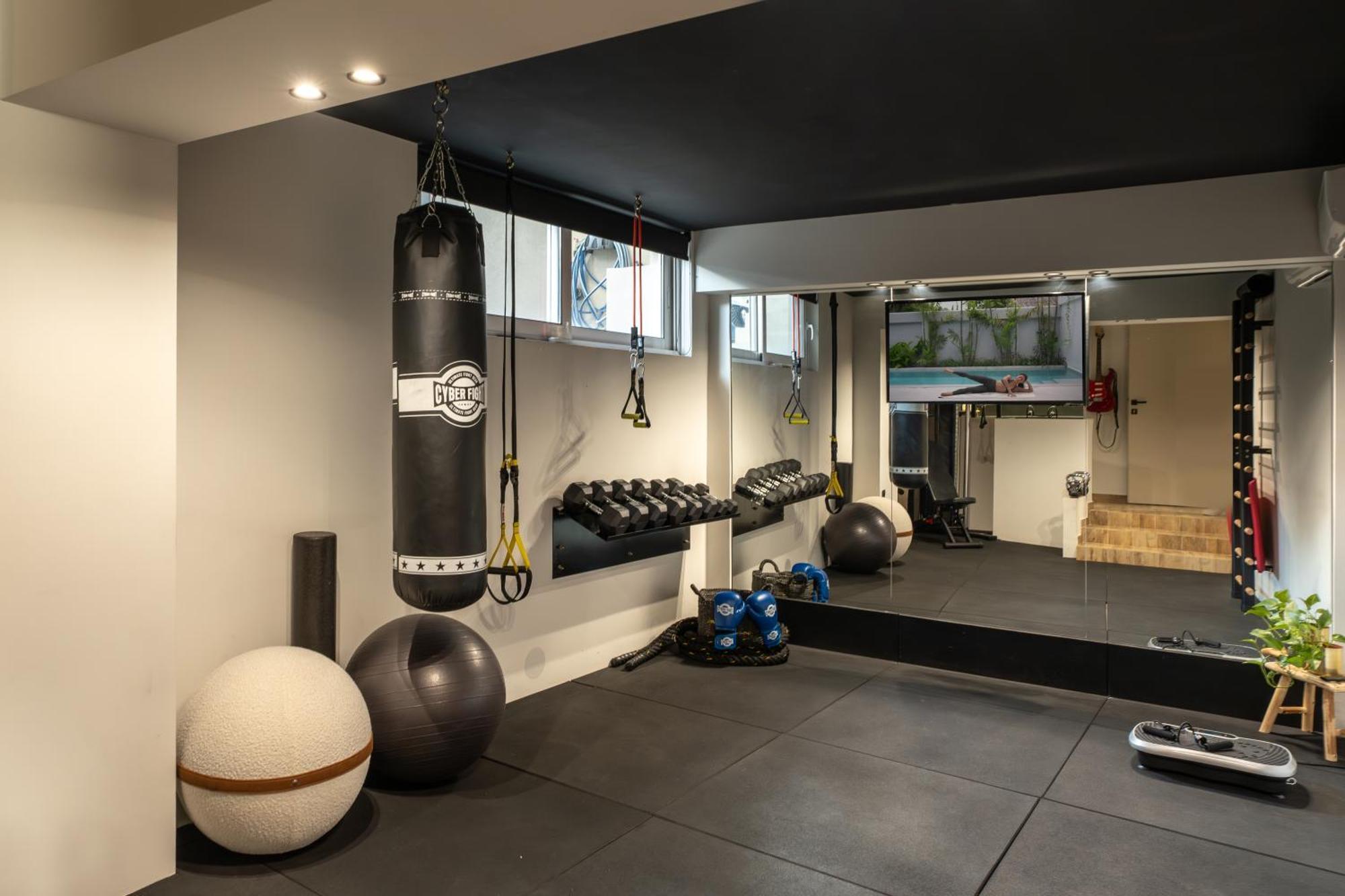 Sol - Private Pool Gym Glyfada