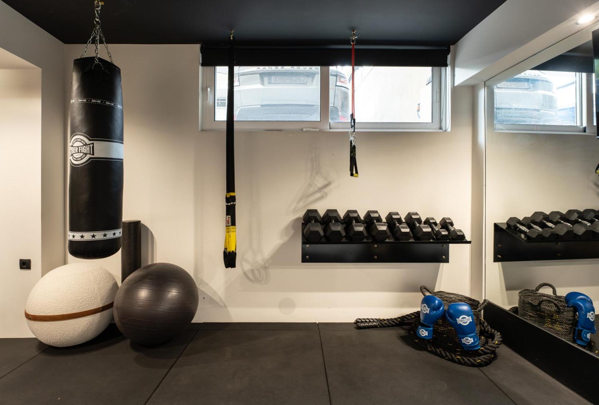 Sol - Private Pool Gym Glyfada *