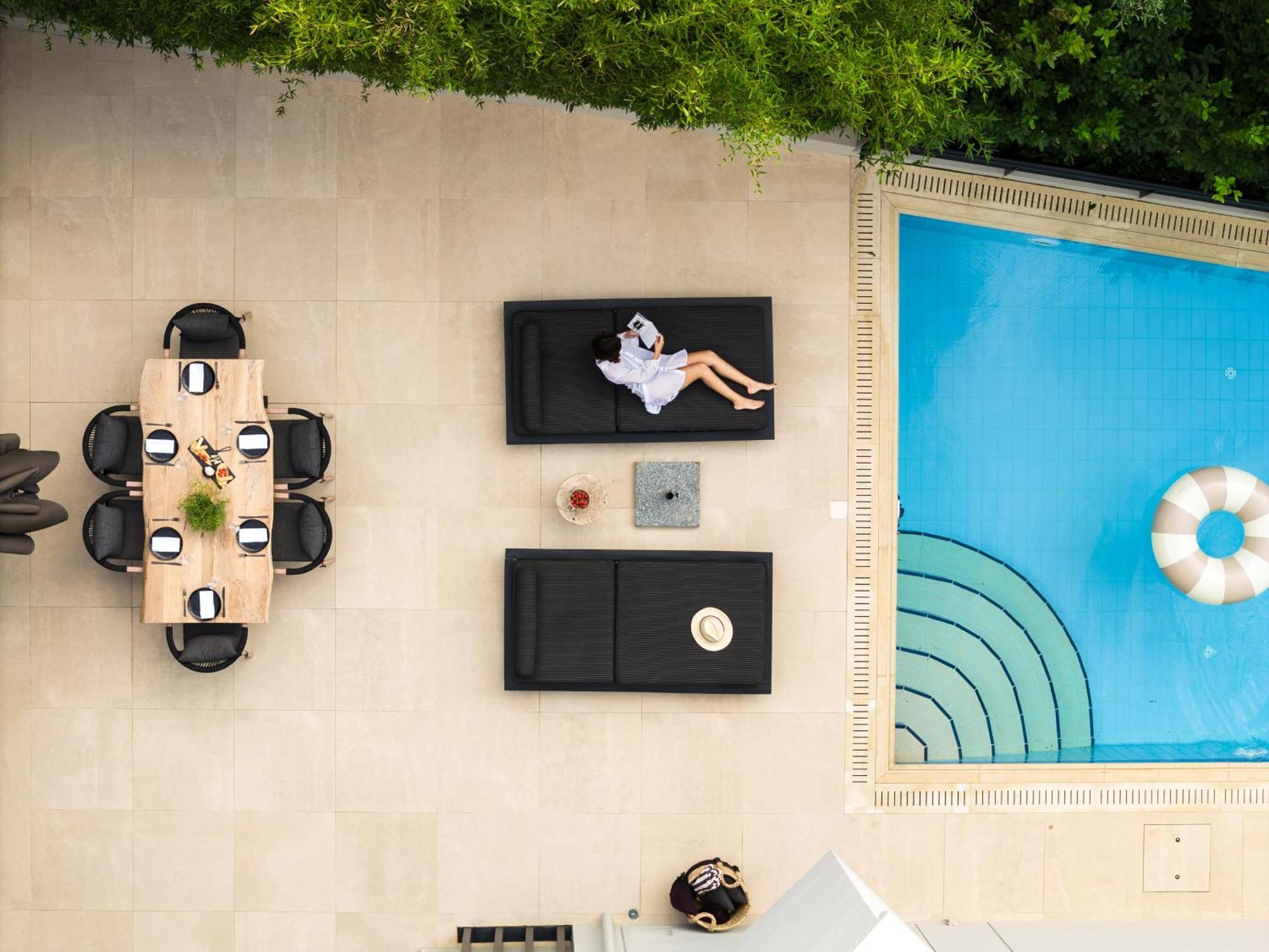 Sol - Private Pool Gym Glyfada Apartment *
